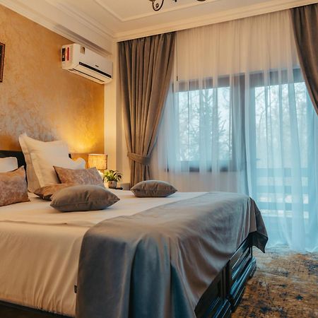 Curtea Domneasca Hotel Vaslui Ngoại thất bức ảnh