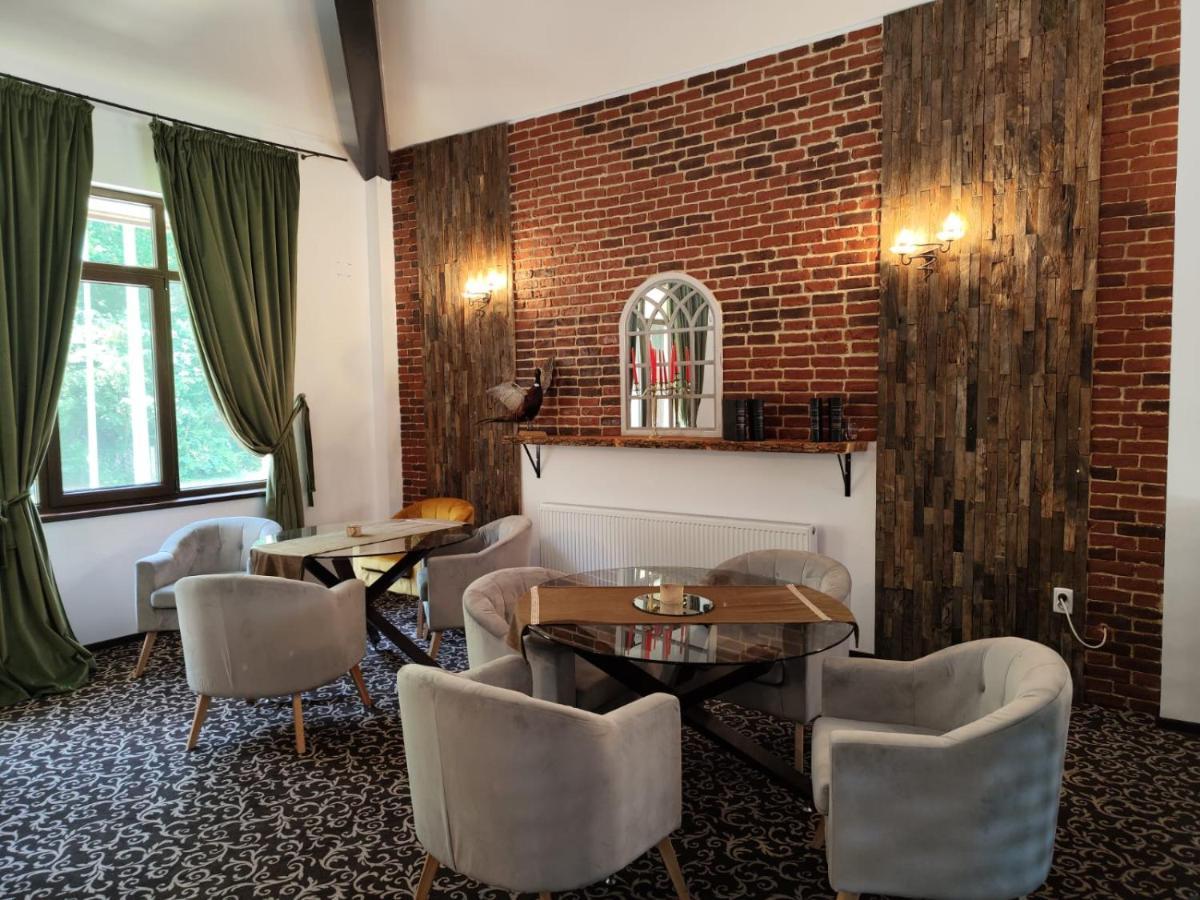 Curtea Domneasca Hotel Vaslui Ngoại thất bức ảnh