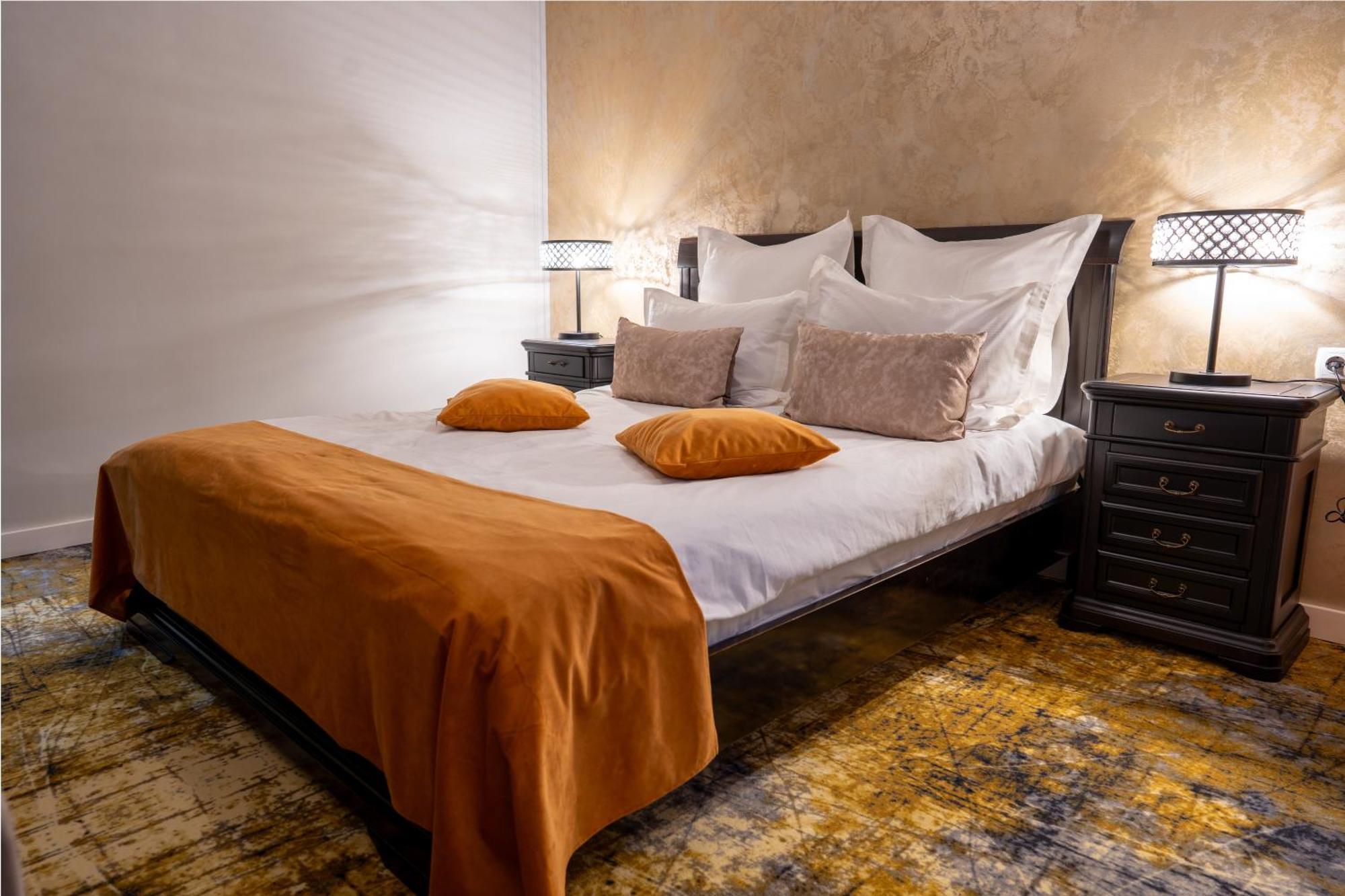 Curtea Domneasca Hotel Vaslui Ngoại thất bức ảnh