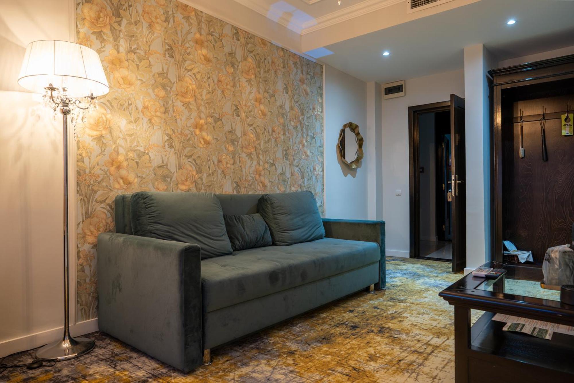 Curtea Domneasca Hotel Vaslui Ngoại thất bức ảnh